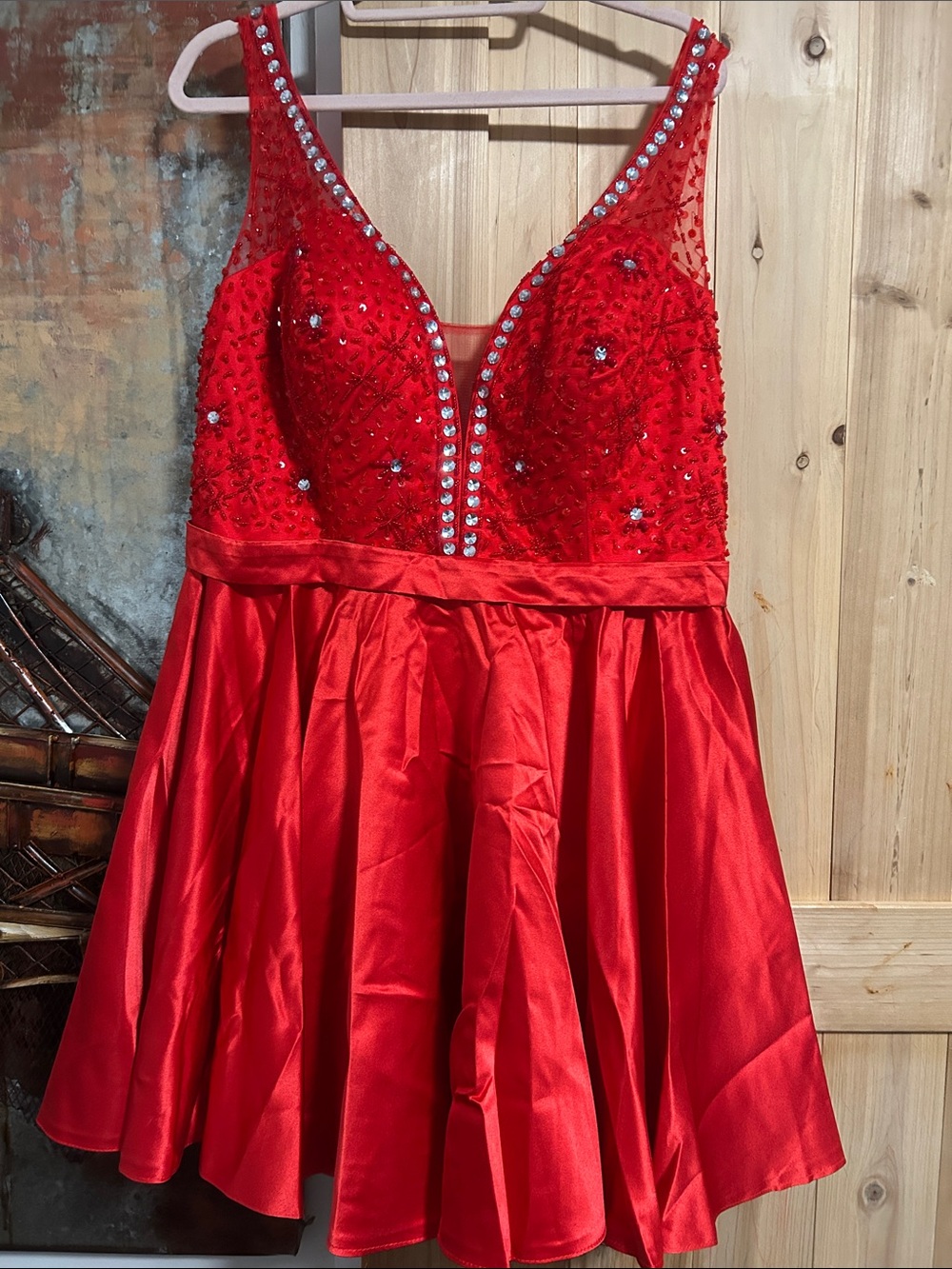 Red Embellished detailed V-Neck homecoming pageant partyDress